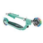 Детска сгъваема тротинетка с две светещи колела Globber Flow Foldable Junior Lights - ментова - Image 5