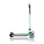 Електрическа тротинетка със светещи колела GLOBBER E-MOTION 4 PLUS за деца над 6 години - ментово зелена - Image 4