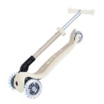 Сгъваема еко тротинетка с 3 колела GLOBBER JUNIOR FOLDABLE LIGHTS ECO - цвят кокос - Image 4